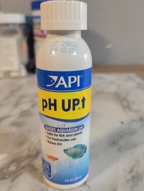 pH Up Aquarium Water Conditioner - White/Blue